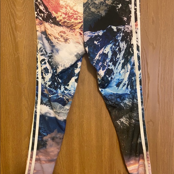Mountain Print Adidas Leggings - Picture 3 of 4